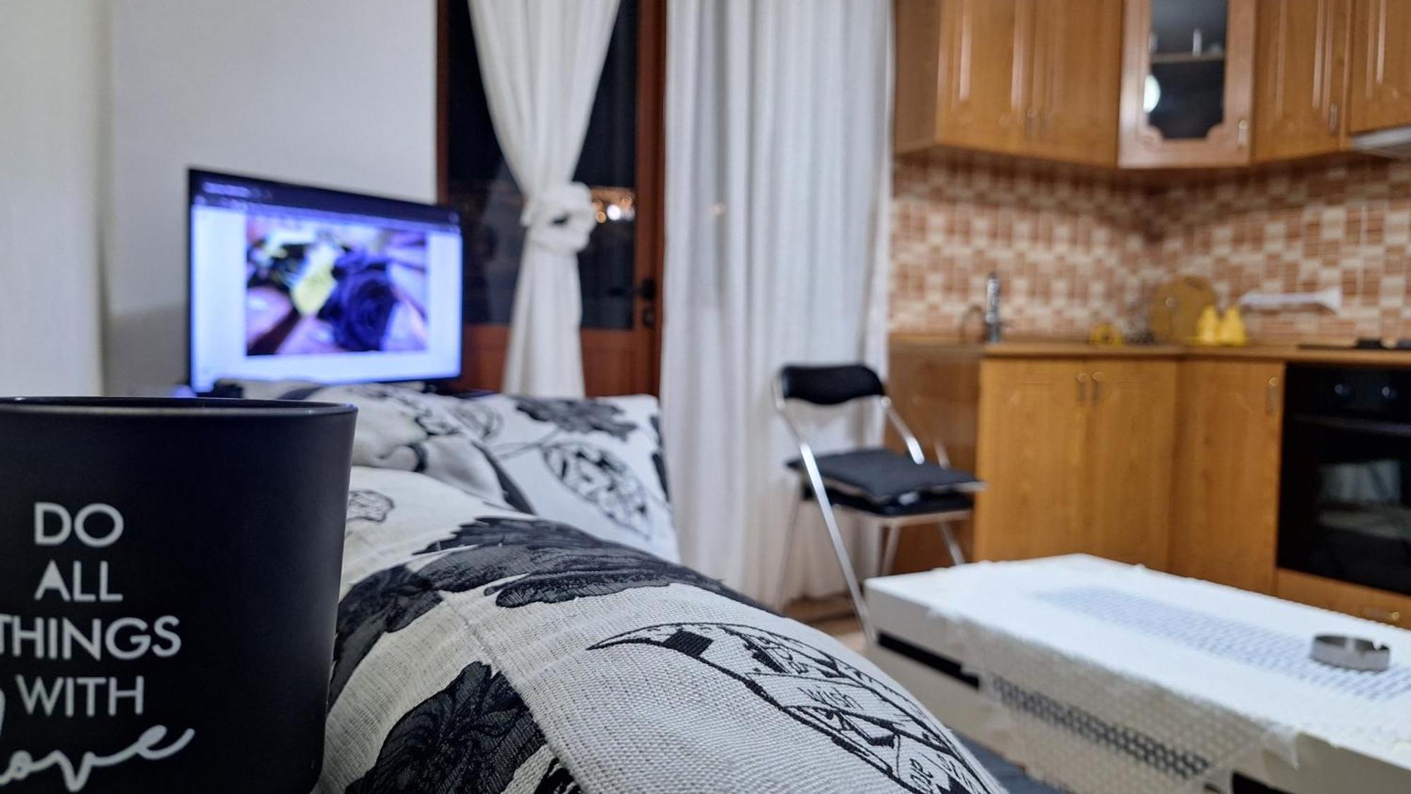 Promenade Apartment In City Centre ベラト エクステリア 写真