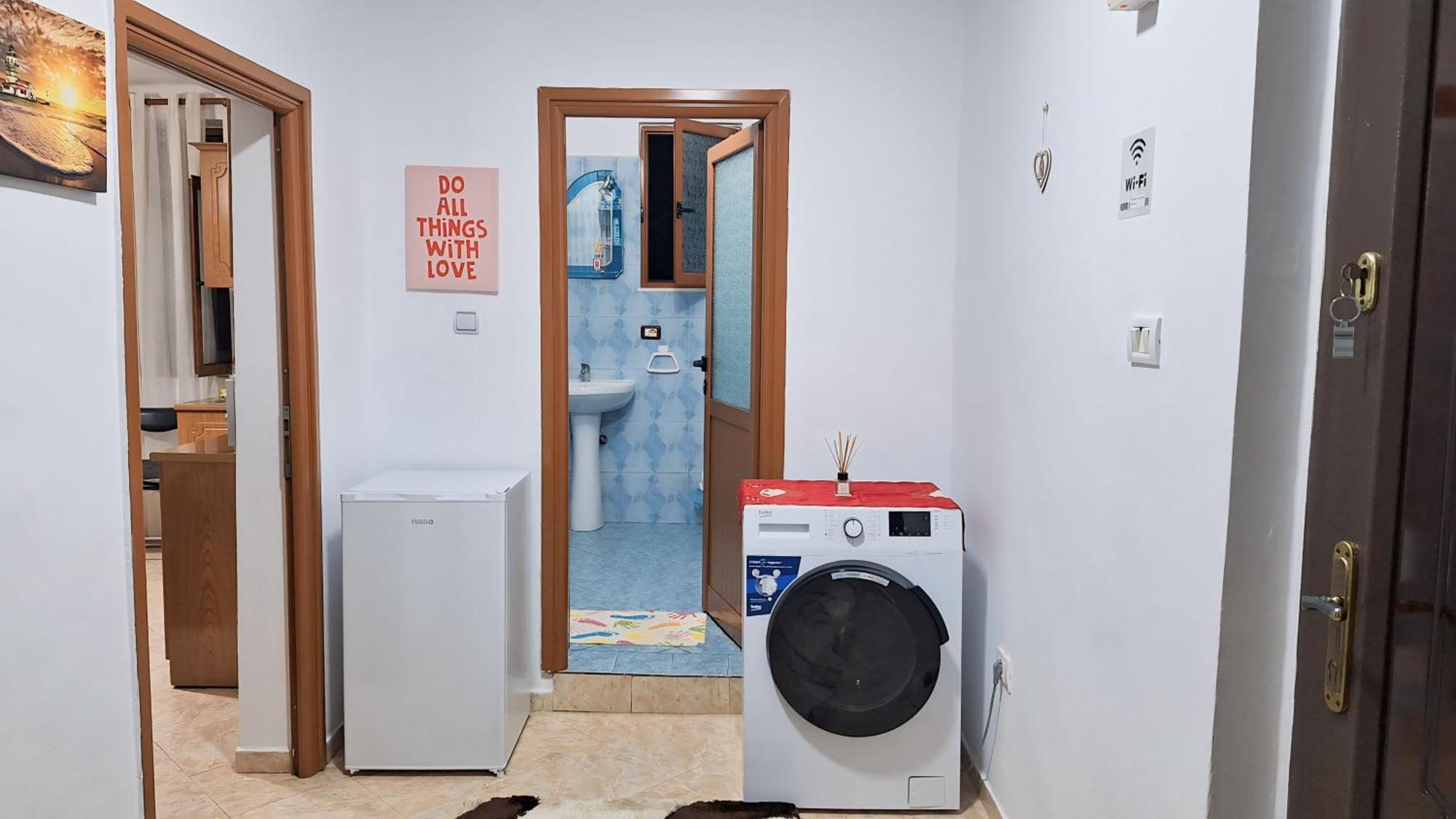 Promenade Apartment In City Centre ベラト エクステリア 写真